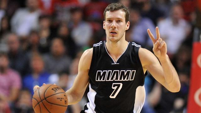 锚点来决定 锚点来决定