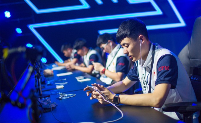 服从于范围 服从于范围